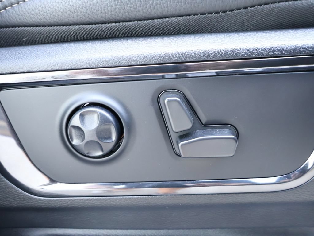 Used 2023 RAM 1500 Limited AWD/4WD image 38