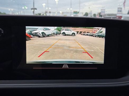 Used 2025 Buick Envista Sport Touring image 17