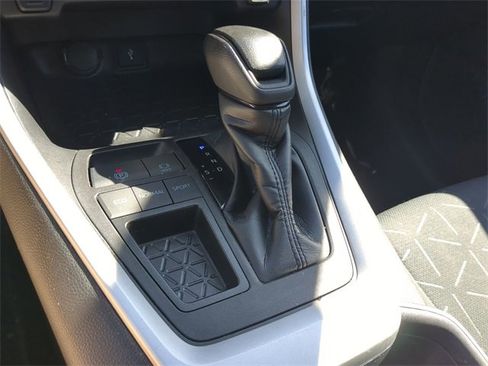 Used 2021 Toyota RAV4 XLE image 23