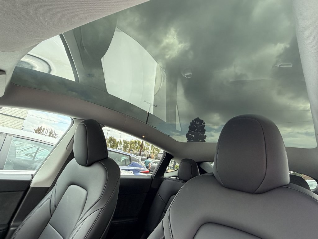 Used 2024 Tesla Model Y 2WD image 28