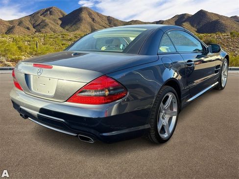 Used 2009 Mercedes-Benz SL 550 image 4