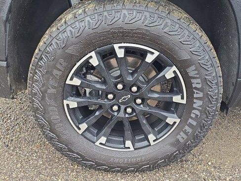 Used 2024 Chevrolet Traverse Z71 w/ Enhanced Driving Package image 5