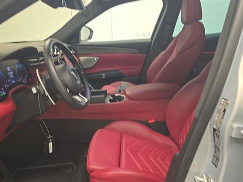 Used 2023 Maserati Grecale Trofeo image 7