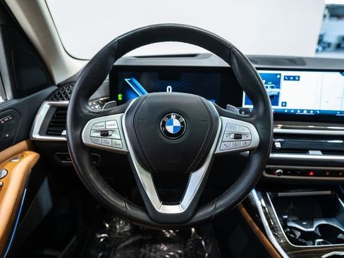 Used 2024 BMW X7 xDrive40i w/ Parking Assistance Package image 27