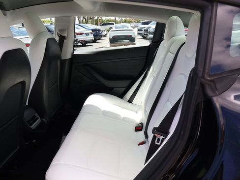 Used 2021 Tesla Model 3 Standard Range Plus image 37