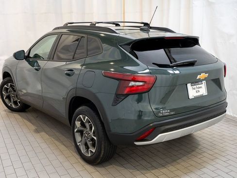 Used 2025 Chevrolet Trax LT w/ Driver Confidence Package image 3