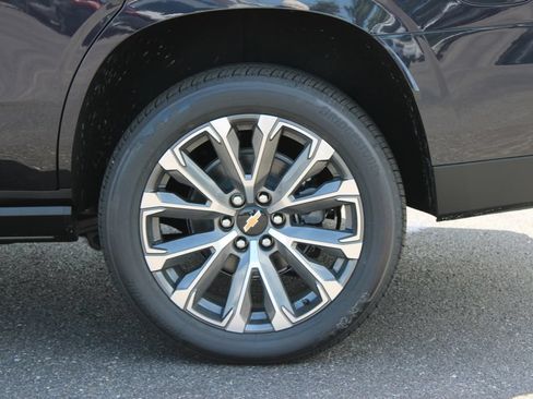 New 2026 Chevrolet Tahoe High Country AWD/4WD image 18