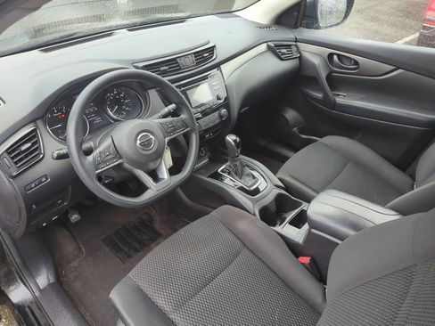 Used 2018 Nissan Rogue Sport S image 18