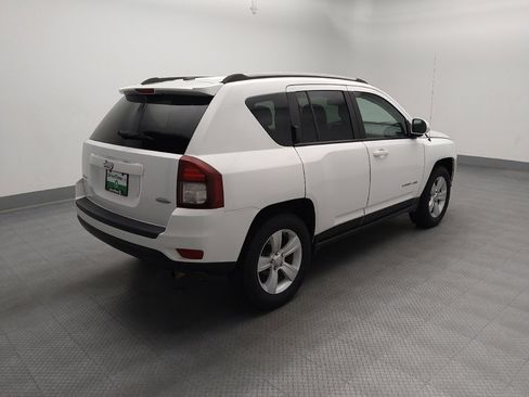 Used 2017 Jeep Compass Latitude AWD/4WD image 10