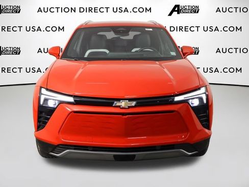 Used 2024 Chevrolet Blazer EV LT AWD/4WD image 2