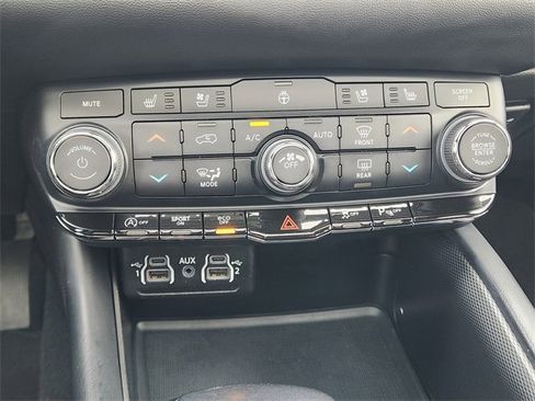 Used 2023 Dodge Durango GT image 25