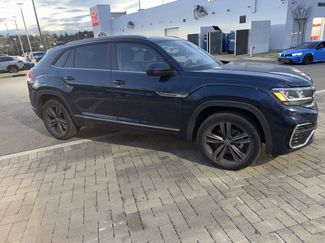 Used 2021 Volkswagen Atlas Cross Sport SE w/ Panoramic Sunroof Package video 2