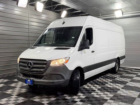 Used 2021 Mercedes-Benz Sprinter 2500 image 35