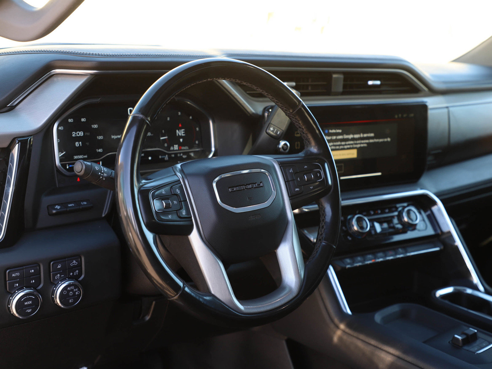 Used 2024 GMC Sierra 3500 Denali w/ Denali Reserve Package AWD/4WD image 20