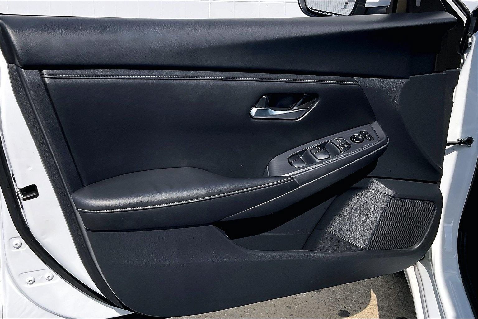 Used 2024 Nissan Sentra SV FWD image 27