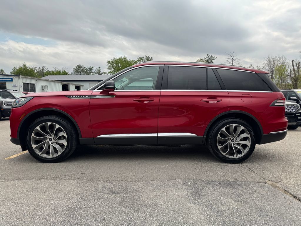 Used 2025 Lincoln Aviator AWD w/ Equipment Group 101A image 8