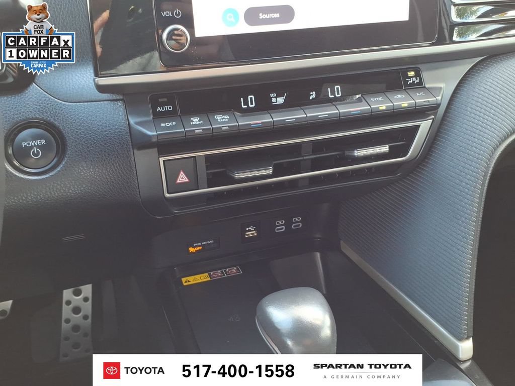 Used 2025 Toyota Camry SE FWD image 23