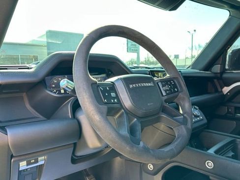 Used 2022 Land Rover Defender 90 V8 AWD/4WD image 26