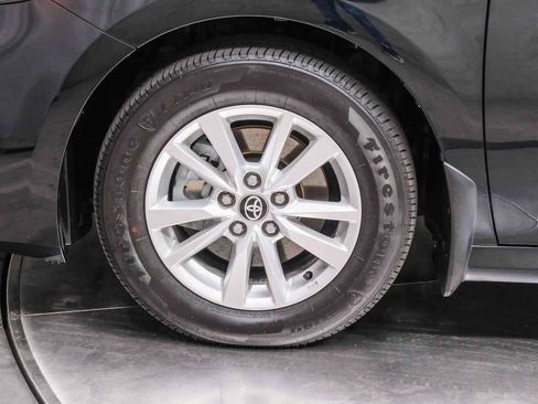 Used 2025 Toyota Camry LE w/ Convenience Package image 10