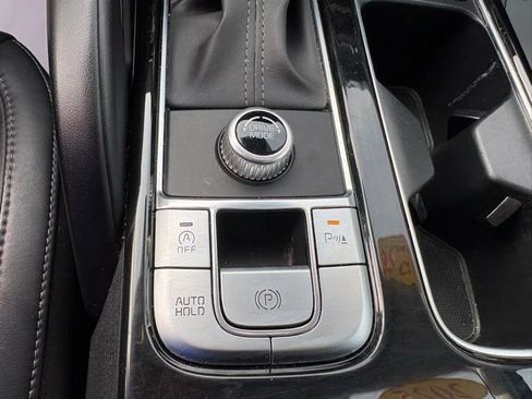 Used 2025 Kia Telluride S FWD image 22