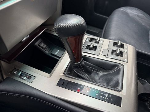 Used 2011 Lexus GX 460 Premium image 26