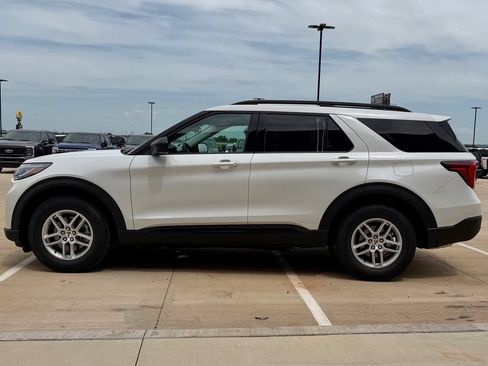 New 2026 Ford Explorer Active w/ Active Comfort Package RWD image 3