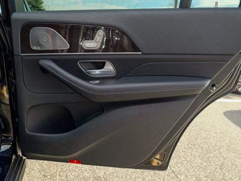 Used 2025 Mercedes-Benz GLS 450 4MATIC image 28