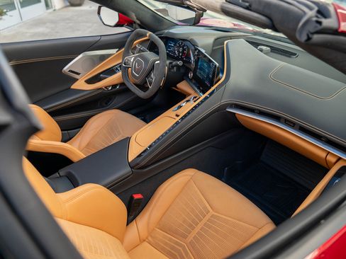 Used 2021 Chevrolet Corvette Stingray Premium Cpe w/ LPO, Roadside Safety Package RWD image 6