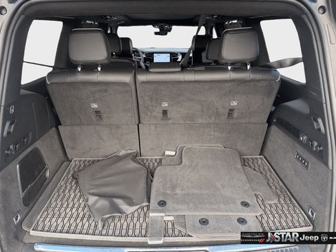 Used 2025 Jeep Grand Wagoneer Series III w/ Rear Seat Video Group 1 AWD/4WD image 28