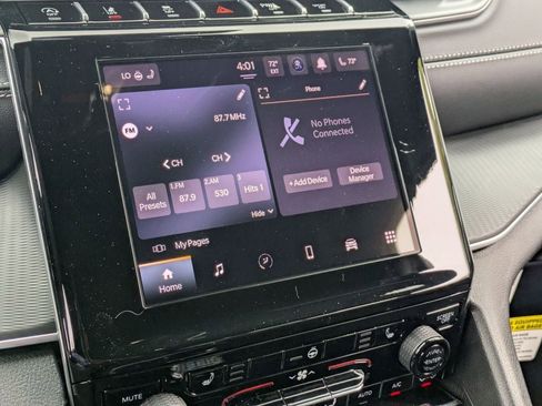 New 2025 Jeep Grand Cherokee Altitude image 19