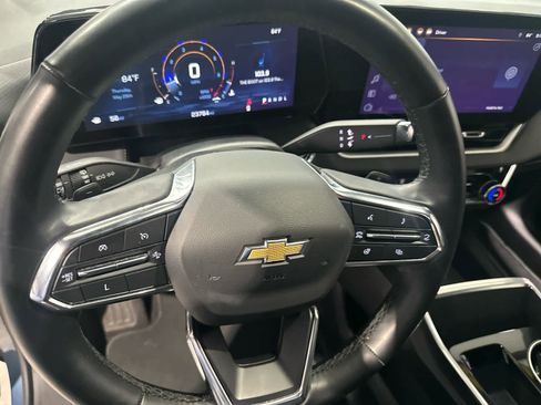 Used 2025 Chevrolet Equinox LT FWD image 19