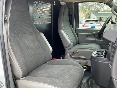 Used 2024 GMC Savana 2500 Work Van w/ Driver Convenience Package image 15