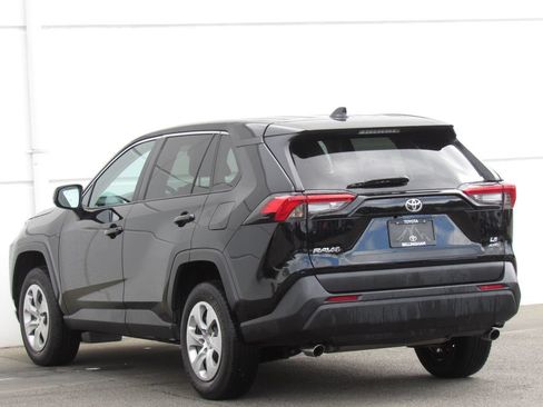Certified 2023 Toyota RAV4 LE AWD/4WD image 5