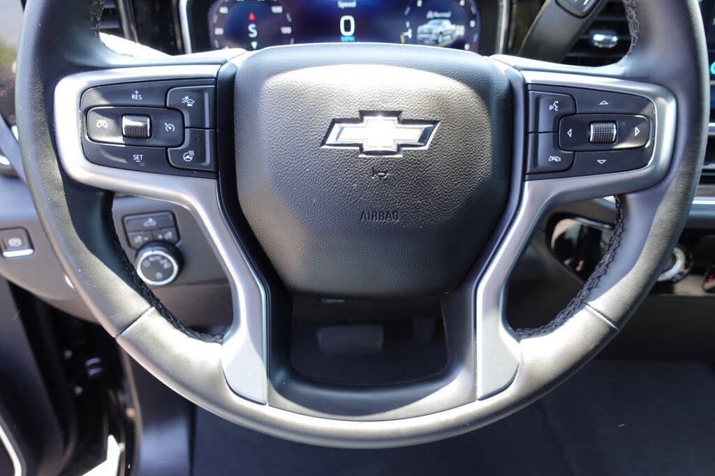 Used 2023 Chevrolet Silverado 1500 LT AWD/4WD image 46