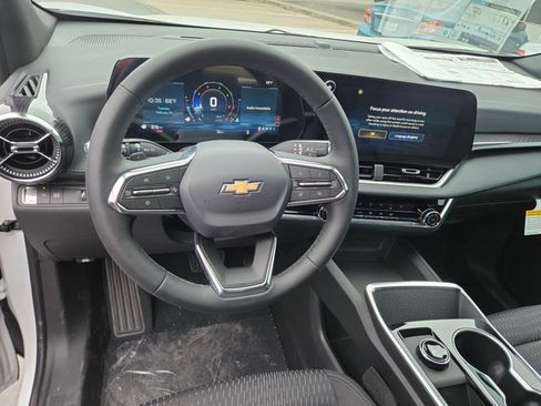 New 2026 Chevrolet Equinox LT image 12