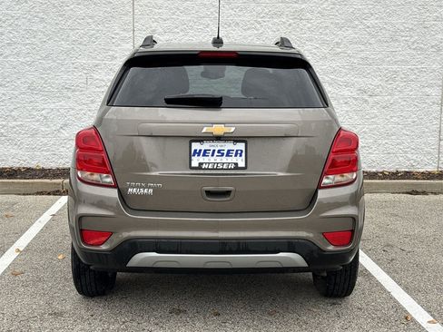 Certified 2022 Chevrolet Trax LT w/ LT Convenience Package image 12