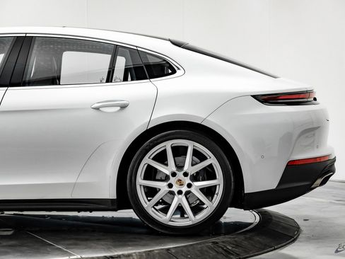Used 2025 Porsche Panamera w/ Premium Package image 7