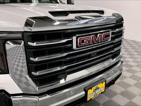 Used 2024 GMC Sierra 3500 SLT w/ SLT Premium Package AWD/4WD image 34