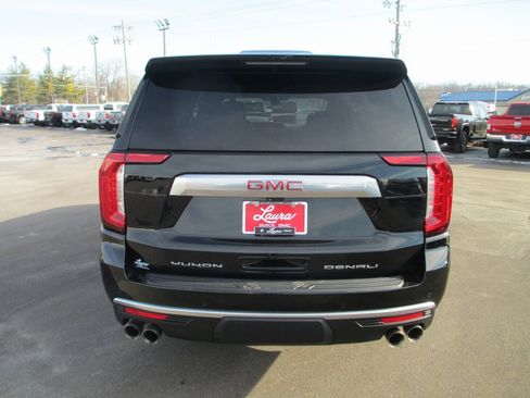 Used 2022 GMC Yukon XL Denali w/ Advanced Technology Package image 5
