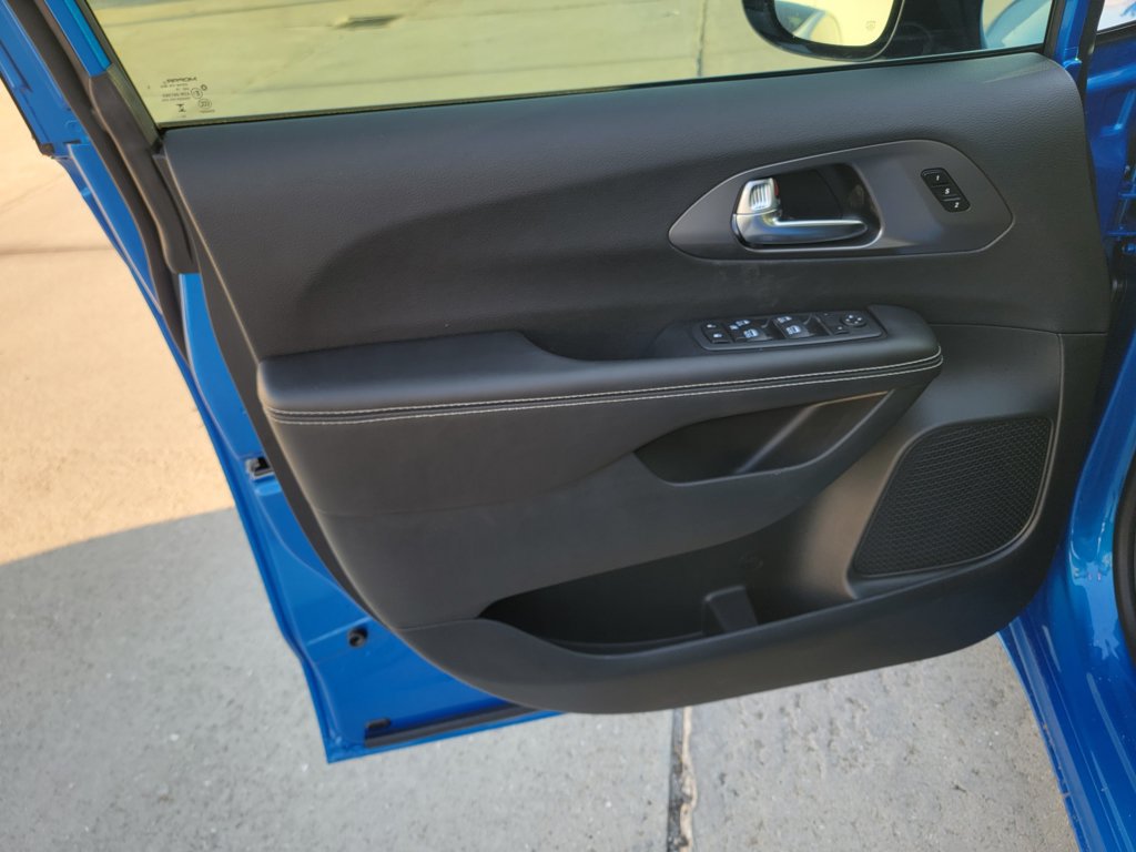 New 2026 Chrysler Pacifica Select FWD image 10