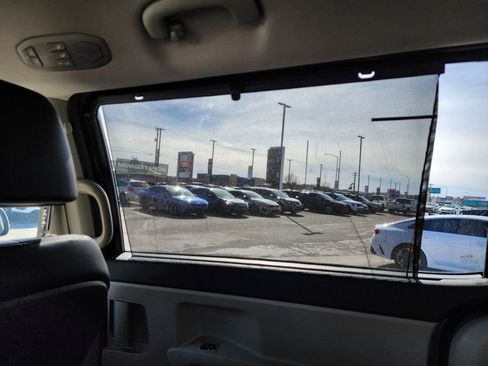 Used 2019 Kia Sedona EX image 13