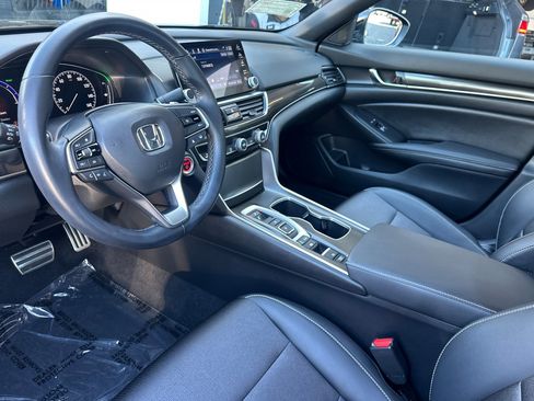 Used 2022 Honda Accord Sport image 4