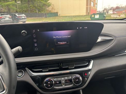 Used 2025 Buick Envista Sport Touring image 21