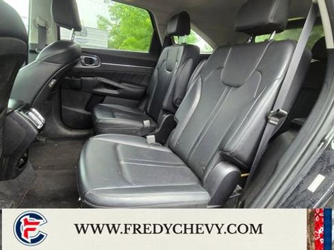 Used 2023 Kia Sorento SX AWD/4WD image 28