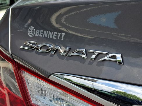 Used 2011 Hyundai Sonata Limited w/ Navigation Pkg 5 FWD image 30