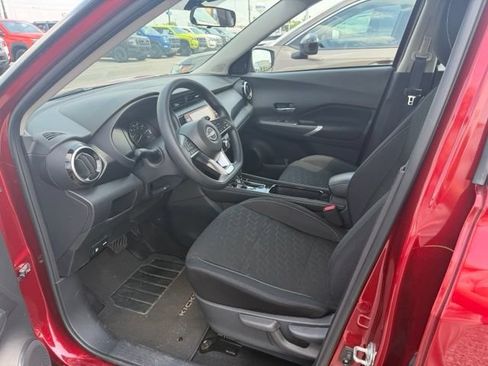 Certified 2024 Nissan Kicks SV FWD image 7