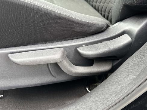 Used 2023 Nissan Kicks SV image 17