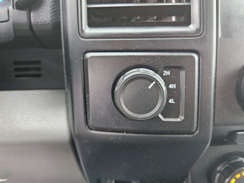 Used 2015 Ford F150 XL w/ Equipment Group 101A Mid AWD/4WD image 15