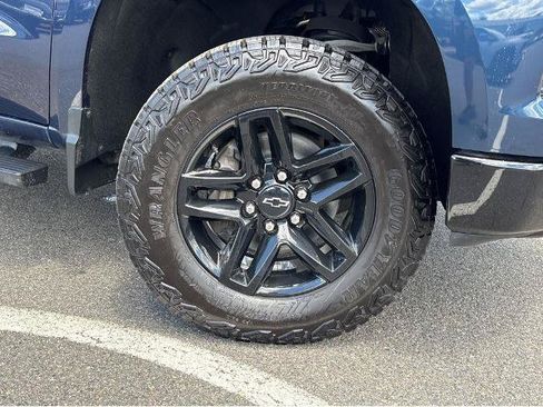 Used 2023 Chevrolet Silverado 1500 LT Trail Boss AWD/4WD image 5