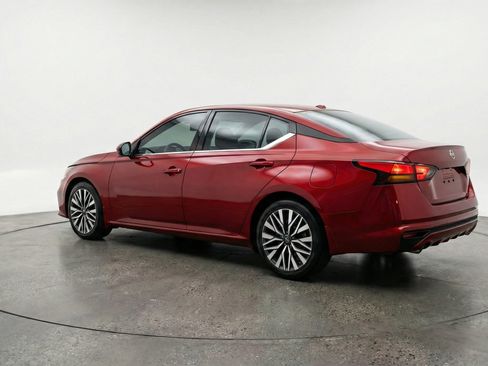 Used 2025 Nissan Altima 2.5 SV FWD image 6